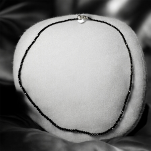 Gargantilla de Turmalina Negra facetada