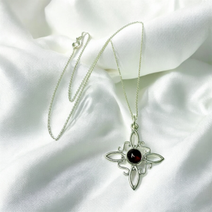 Nudo de Bruja y Rubí