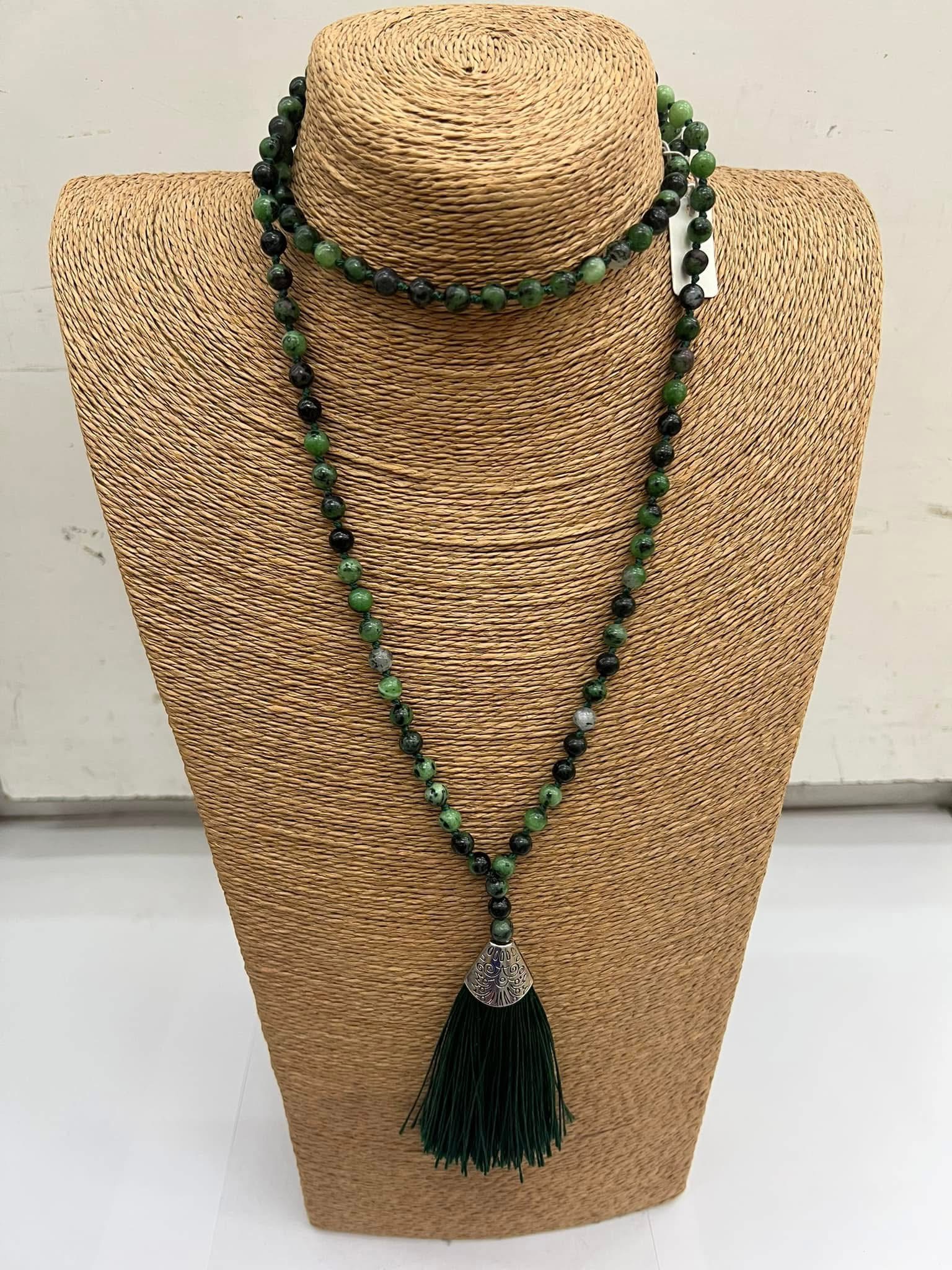 Japa Mala Zoisita con Rubí 108